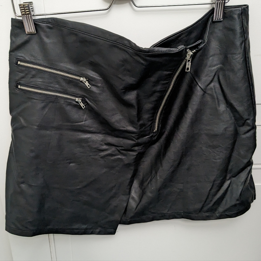 SALE Rue 21 skirt - Picture 2 of 5